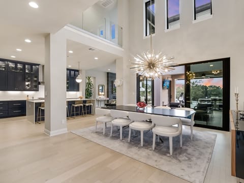 Dining Room & Kitchen