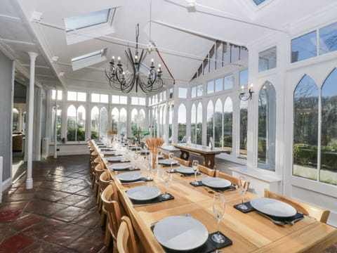 Cottage | Banquet hall