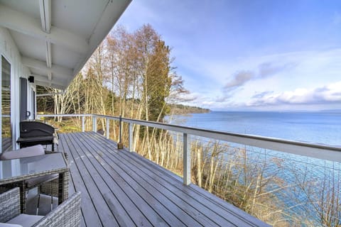 Kingston Vacation Rental | 4BR | 3BA | 2,500 Sq Ft | Stairs Required to Access