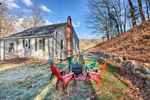 Mohnton Vacation Rental | 3BR | 1BA | 10 Stairs Required to Enter