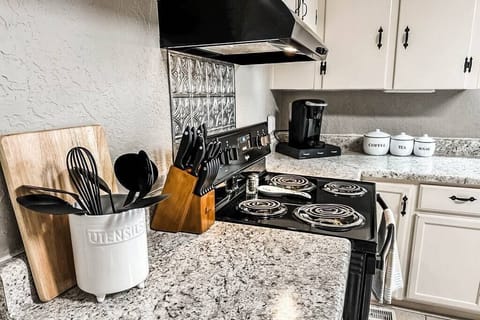 86951dab-2931-4fb7-b2b9-e0d0ff5d4411