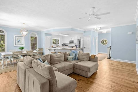 Welcome to 2504 Chateau by the Greene, a 3 bedroom 3 bath townhome, with great golf course views!