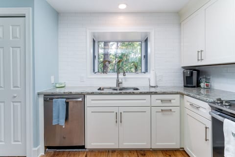 A Keurig coffee maker for your morning brew!