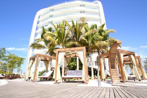 Stunning Marina Condo with Pool, Gym and Restaurant (94)