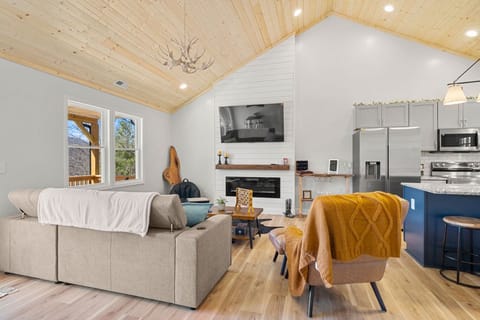 Bright & Airy Modern Space