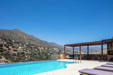 The villa spreads across 3 levels and it offers 3 bedrooms and its own private swimming pool.