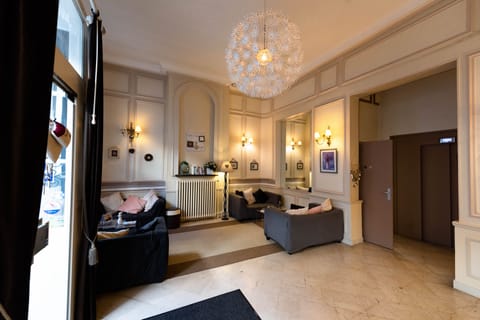 Economy Room, 1 Twin Bed | Living area | 80-cm flat-screen TV with satellite channels