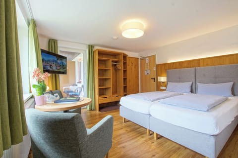 Double Room (With Balcony) | Hypo-allergenic bedding, desk, blackout drapes, free cribs/infant beds