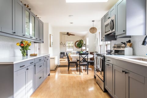 Open plan kitchen and dining area