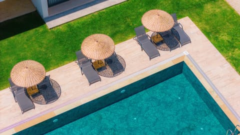 Seasonal outdoor pool, pool umbrellas, sun loungers