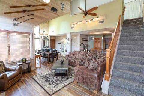 Condo, 3 Bedrooms | Living area