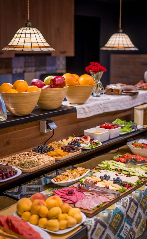 Free daily continental breakfast