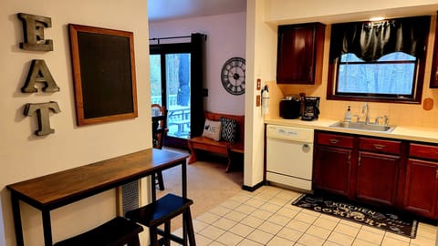 Extra Seating at the Breakfast Bar. Keurig & 12 Cup Drip Coffee Machine