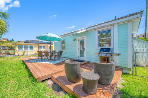 Outdoor Deck with Grill