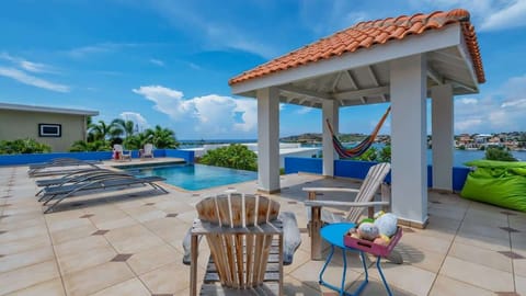 Popular 3-bedroom vacation rental villa with private pool and spectacular seaview for rent in the Caribbean, photo 4
