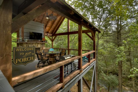 Cozy Creek is an incredible Blue Ridge cabin rental