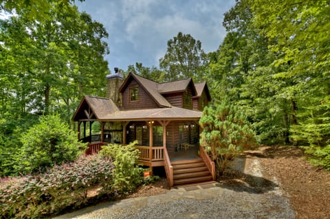 Fireside Lodge - Luxury and Inviting North Georgia Mountain View Cabin Rental