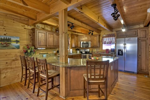 Spacious Kitchen - Waterfall Lodge North Georgia Mountains Rental