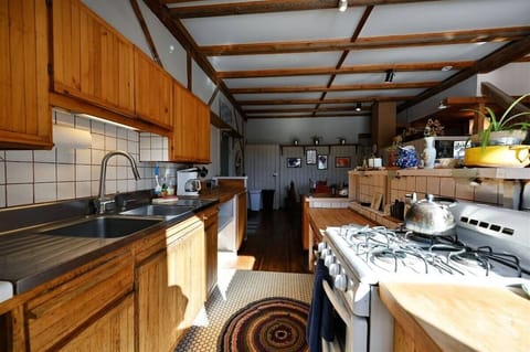 Kitchen - full size appliances