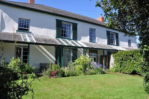 Sages House front garden
