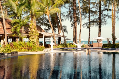 2 outdoor pools, pool umbrellas, sun loungers