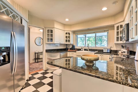 Sarasota Vacation Rental | 3BR | 2BA | 2,832 Sq Ft | 1 Step to Enter