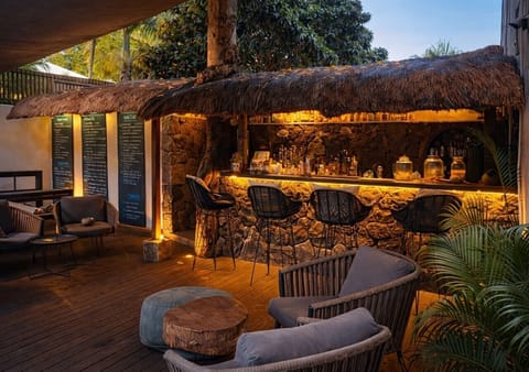 Poolside bar