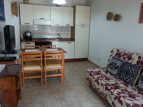 Condo | Private kitchen | Espresso maker, coffee/tea maker