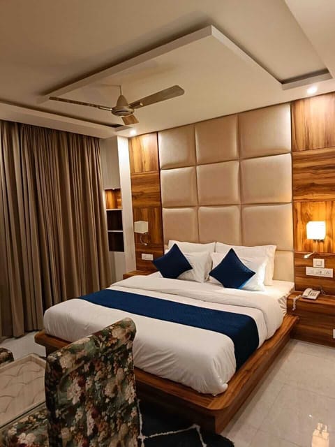 Premium Double Room | Free WiFi, bed sheets