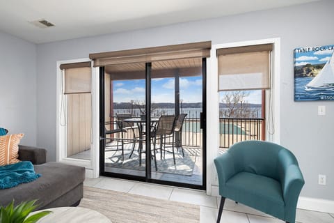 Troutt's Lake Escape