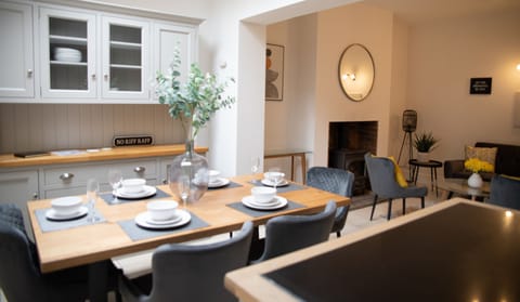 House | Dining