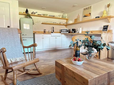 Private suite #2 - living room / kitchenette area