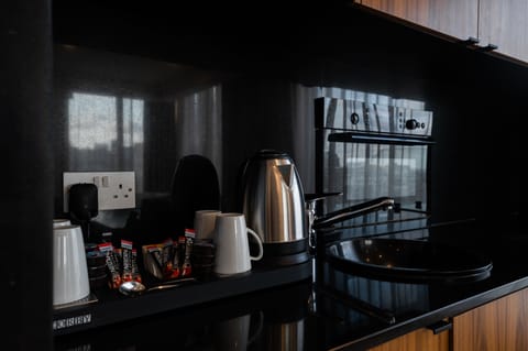 Deluxe Penthouse, Private Pool (Free fully stocked minibar) | Private kitchenette | Electric kettle, eco-friendly cleaning products