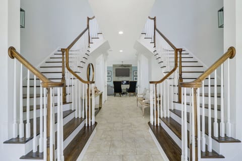 7 Sea Front | Entrance - 7 Sea Front | Entrance