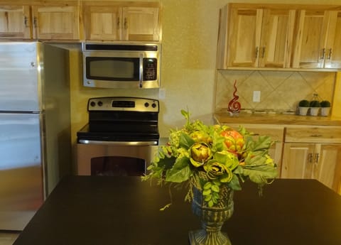 Room, 1 Bedroom | Private kitchen | Fridge, coffee/tea maker, toaster