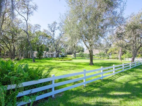 A fantastic private Estate away from the noise.