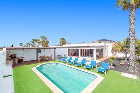 Villa Almas Blancas image