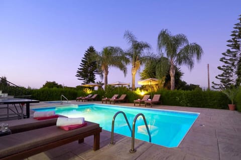 Villa Yiolani image