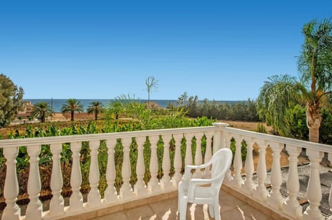 Villa Banana Grove image