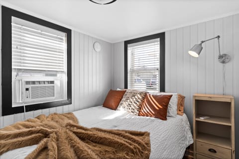Queen Size Bed with all linens provided