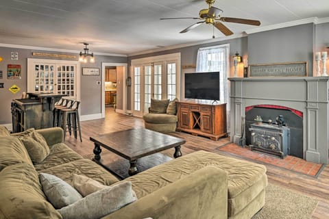 Forestport Vacation Rental | 5BR | 2BA | 1,923 Sq Ft | Steps Required to Enter