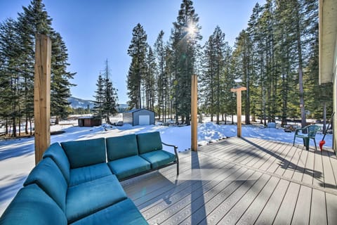 Sagle Vacation Rental | 3BR | 2BA | 1,500 Sq Ft | Stairs Required