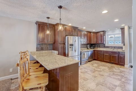 Fully equipped kitchen.