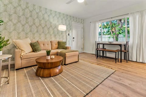 Relax in style and comfort. In unit Mini-Split to control your heat and air conditioning