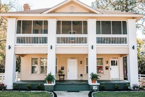 Nestled on the second floor of this charming Southern gem, our apartment is the perfect getaway here in Vidalia.
