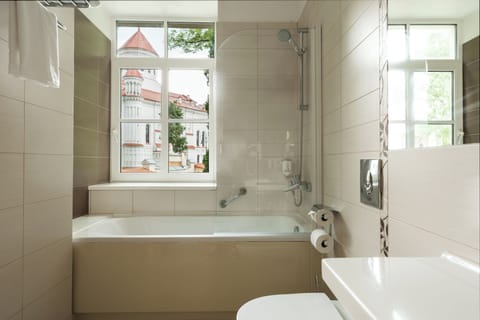 Standard Double or Twin Room | Bathroom | Hair dryer, towels