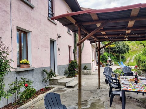 Plant, Building, Property, Window, Flowerpot, Table, Outdoor Furniture, Door, House, Shade