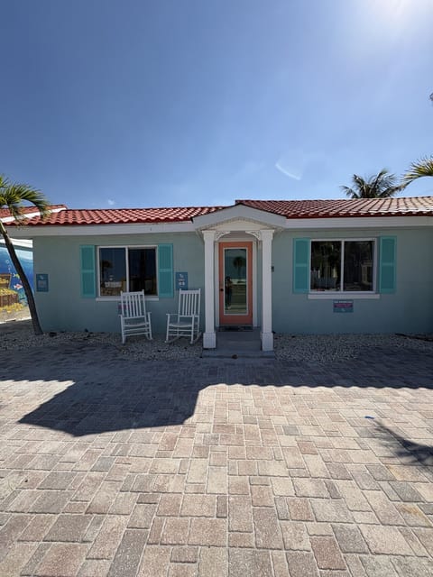 Beach Cottage with 1 parking space