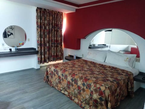Basic Single Room | Free WiFi, bed sheets