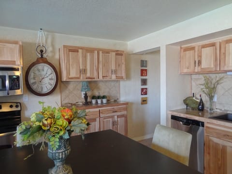 Indoors, Flower, Flower Arrangement, Dining Room, Dining Table